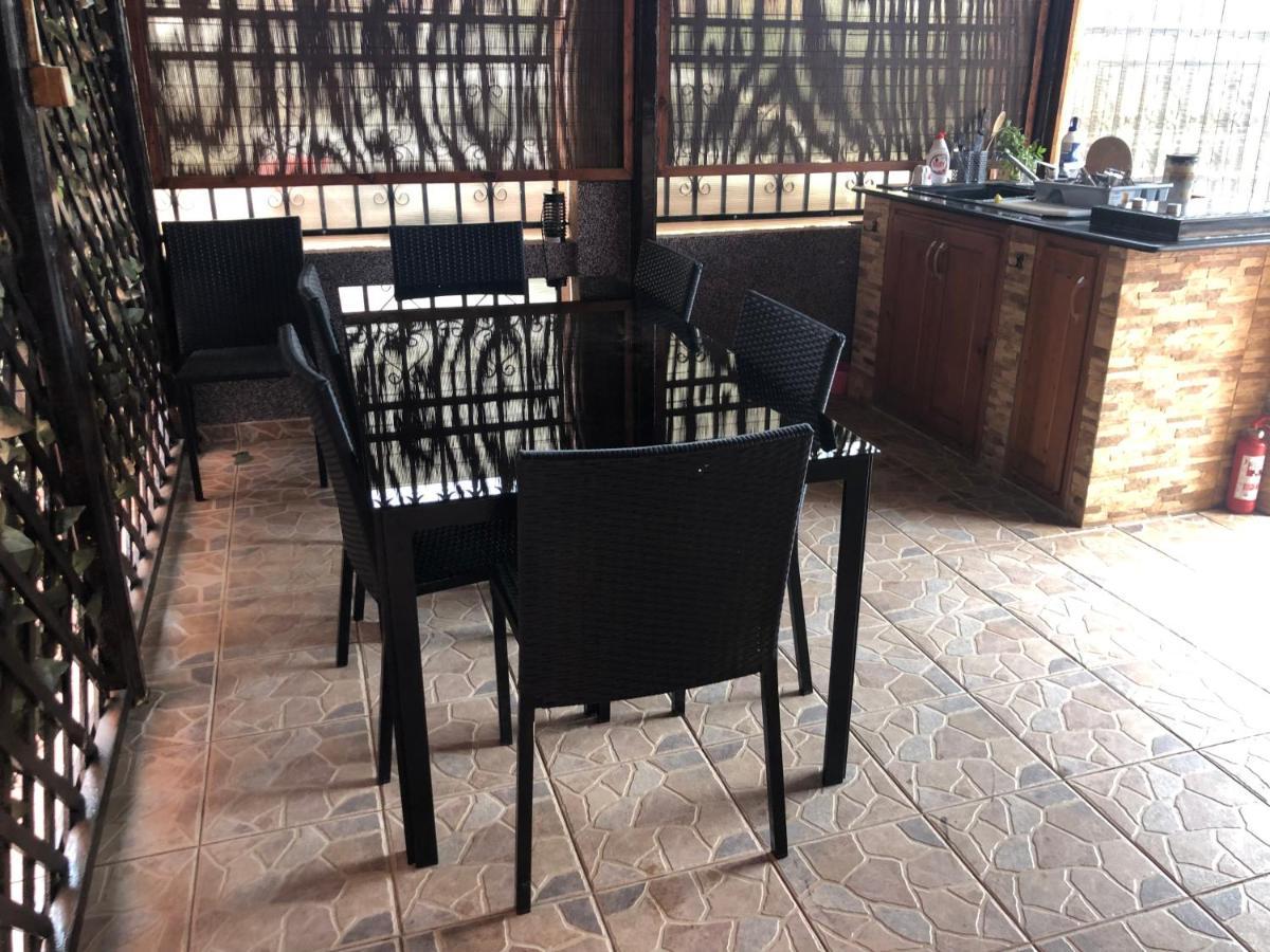 Sea Breeze Rooms Mamaia Nord ナボダリ エクステリア 写真