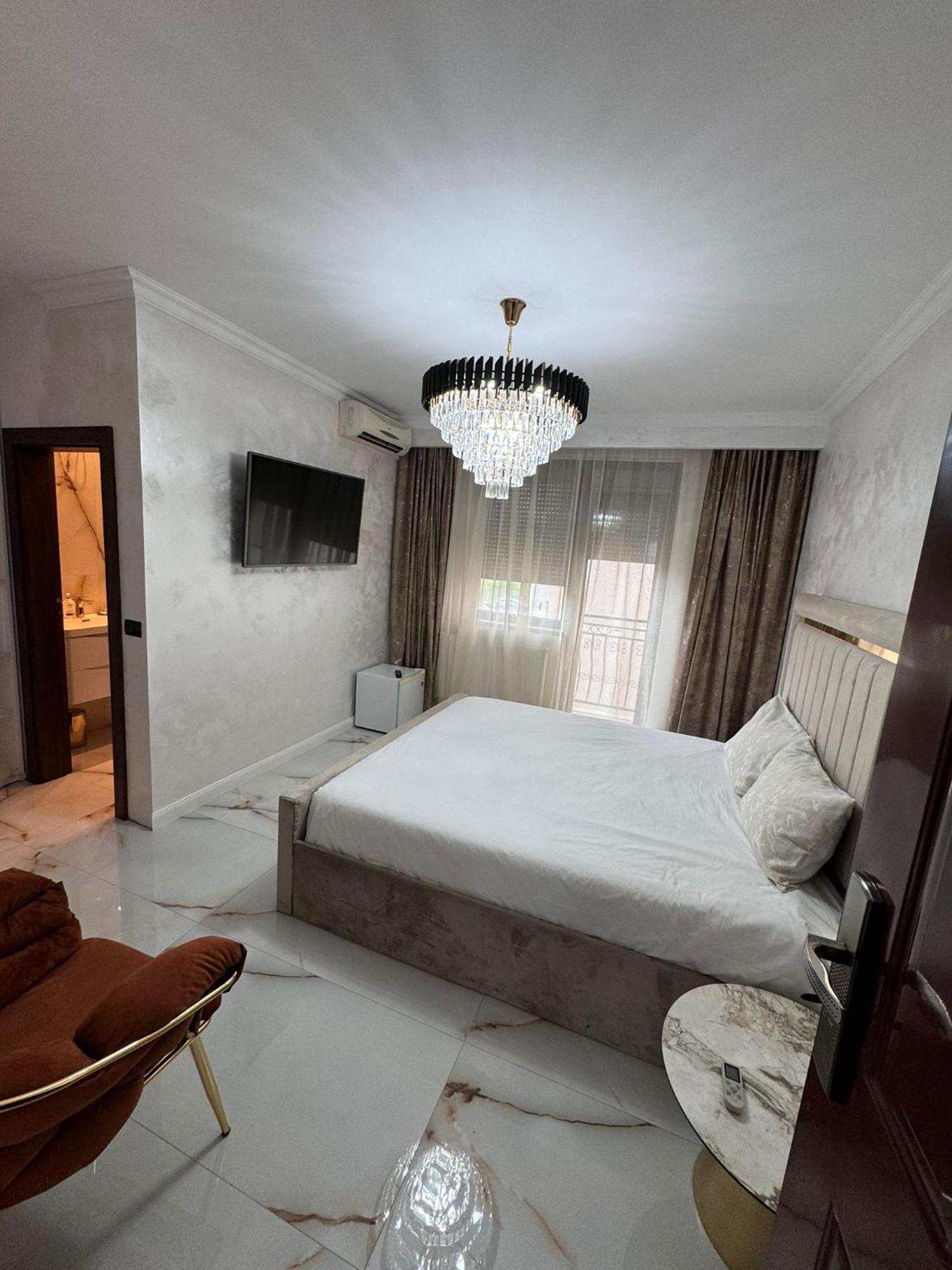 Sea Breeze Rooms Mamaia Nord ナボダリ エクステリア 写真