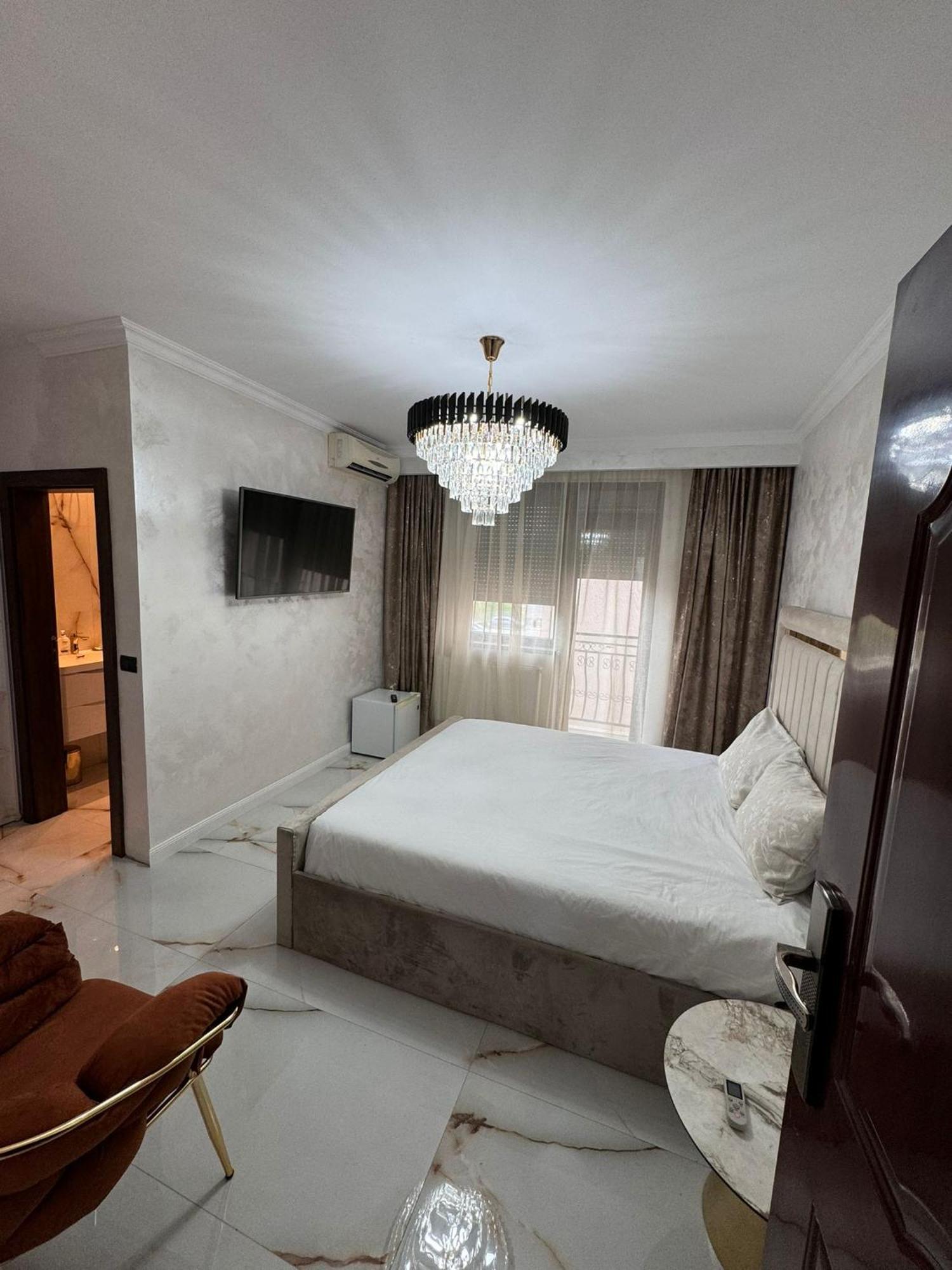 Sea Breeze Rooms Mamaia Nord ナボダリ エクステリア 写真