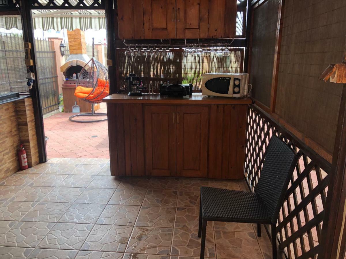 Sea Breeze Rooms Mamaia Nord ナボダリ エクステリア 写真